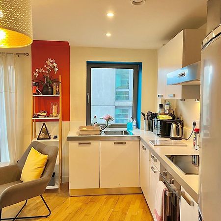 Skyview Apartment By Noknokstay - City Centre With Parking - Group, Family, Business 谢菲尔德 外观 照片
