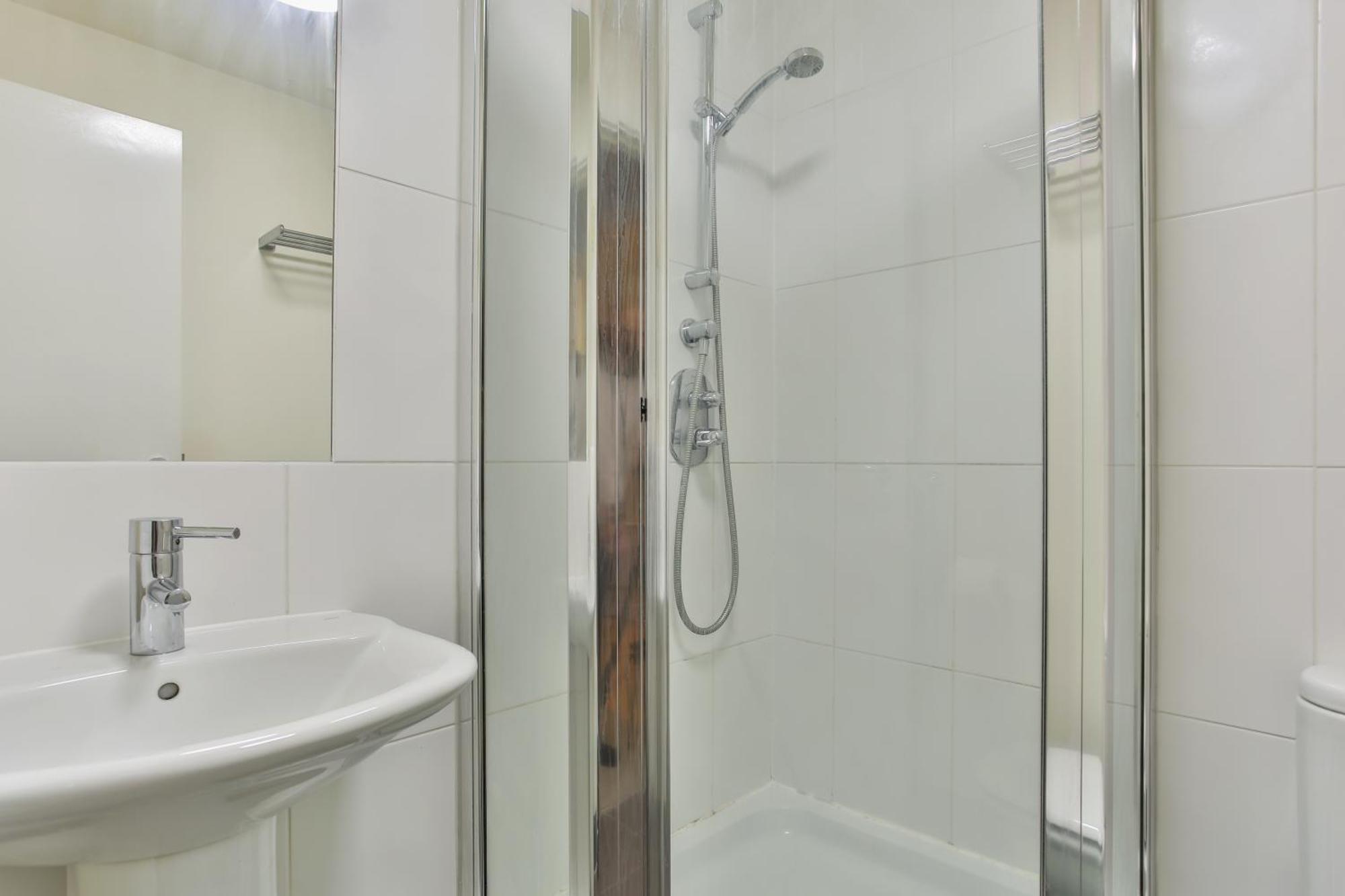 Skyview Apartment By Noknokstay - City Centre With Parking - Group, Family, Business 谢菲尔德 外观 照片