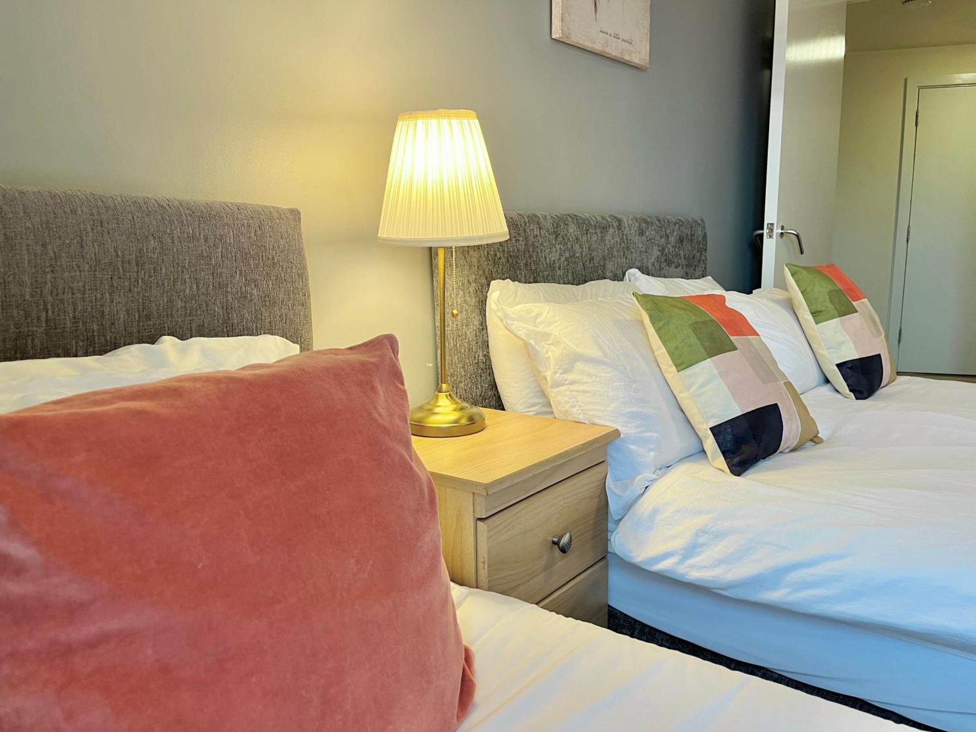 Skyview Apartment By Noknokstay - City Centre With Parking - Group, Family, Business 谢菲尔德 外观 照片