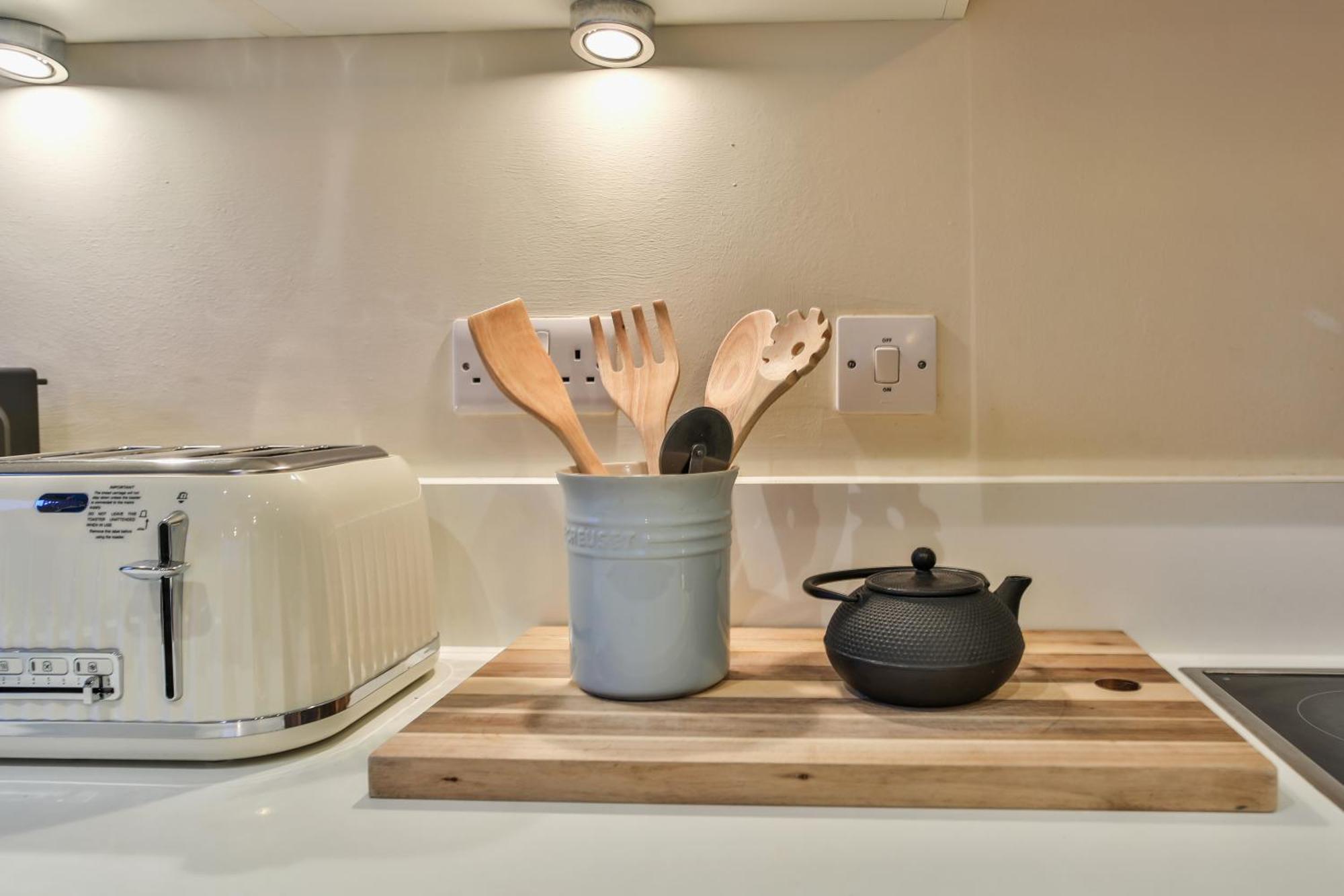 Skyview Apartment By Noknokstay - City Centre With Parking - Group, Family, Business 谢菲尔德 外观 照片