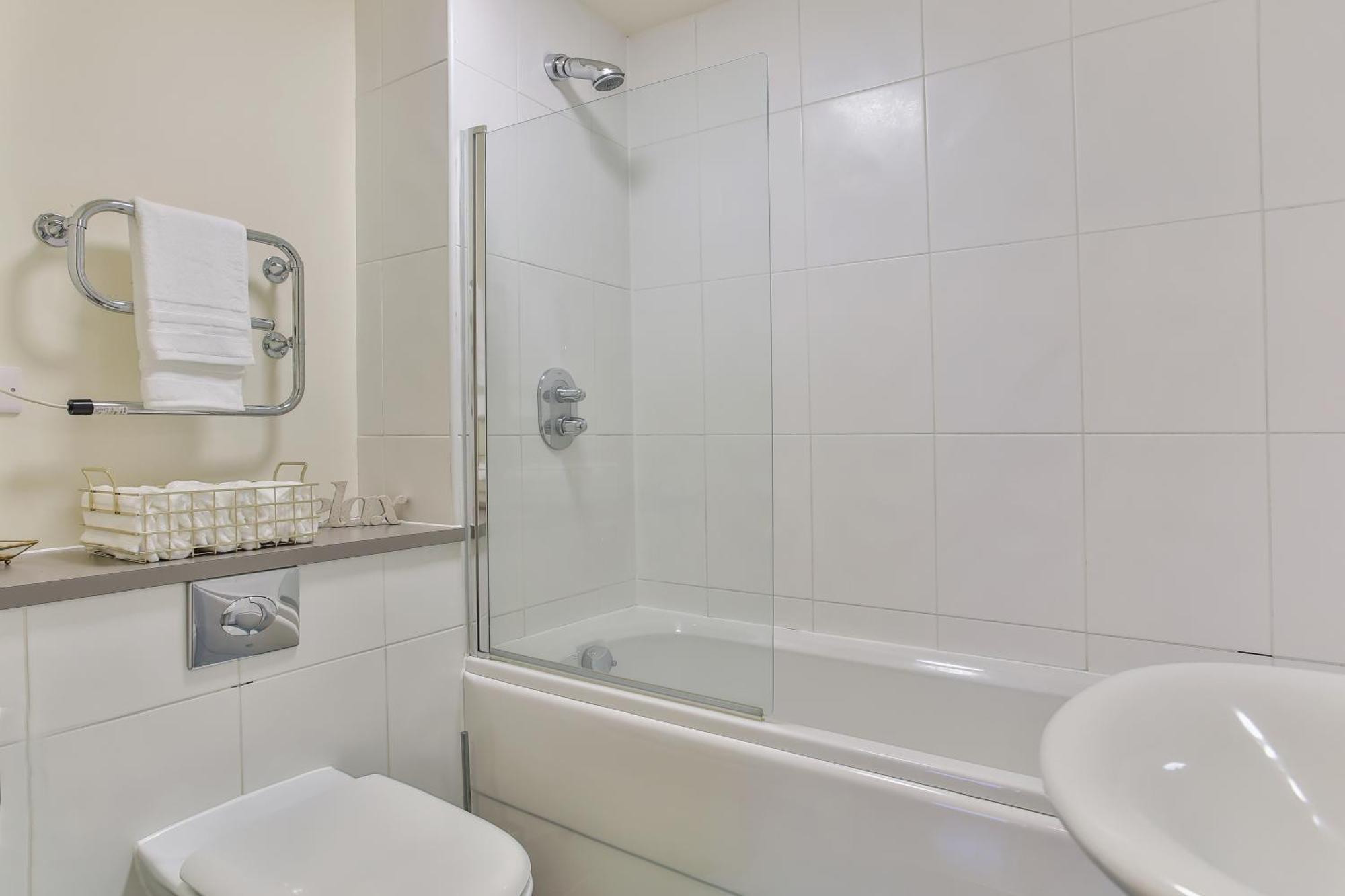 Skyview Apartment By Noknokstay - City Centre With Parking - Group, Family, Business 谢菲尔德 外观 照片