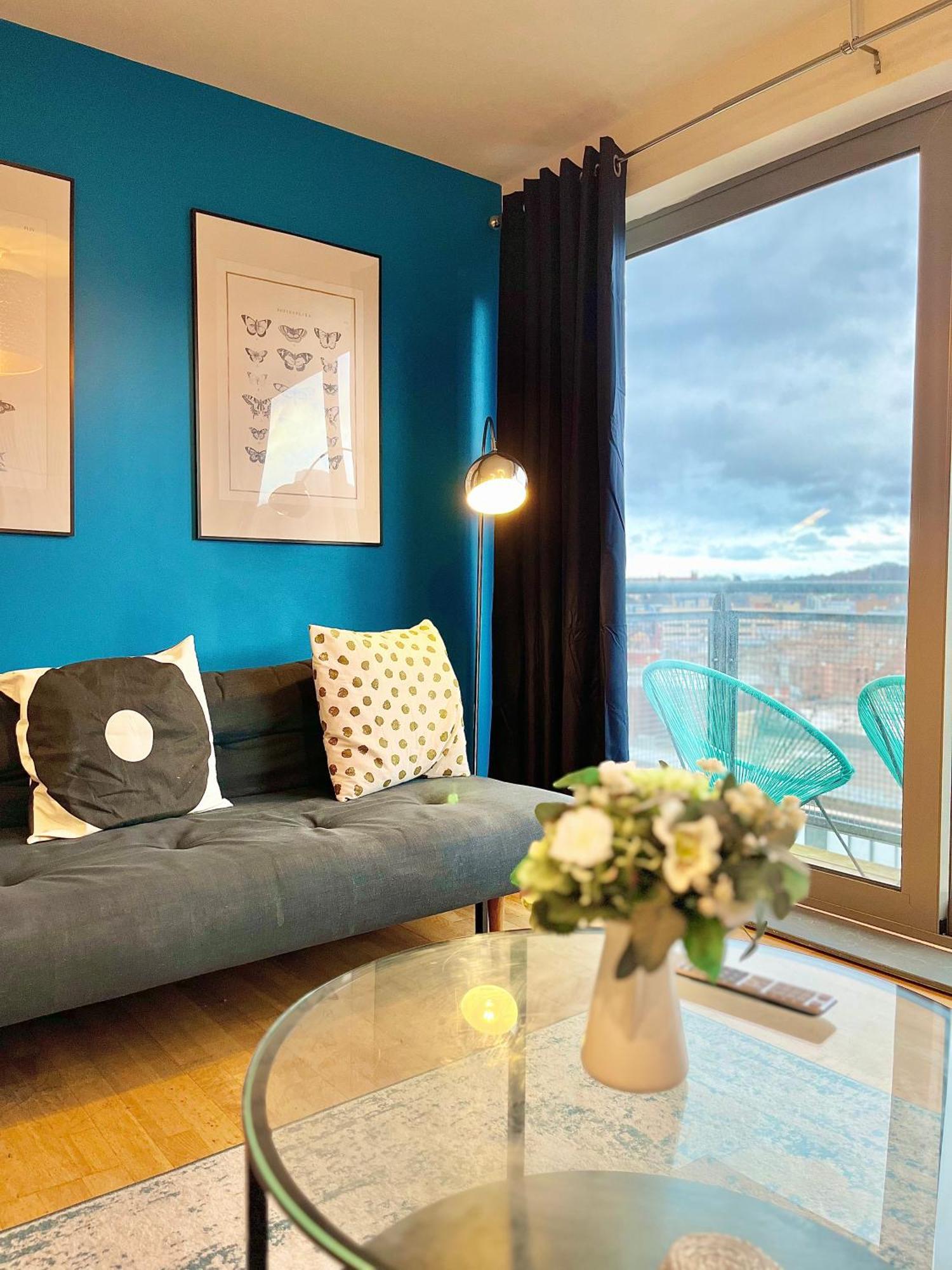 Skyview Apartment By Noknokstay - City Centre With Parking - Group, Family, Business 谢菲尔德 外观 照片