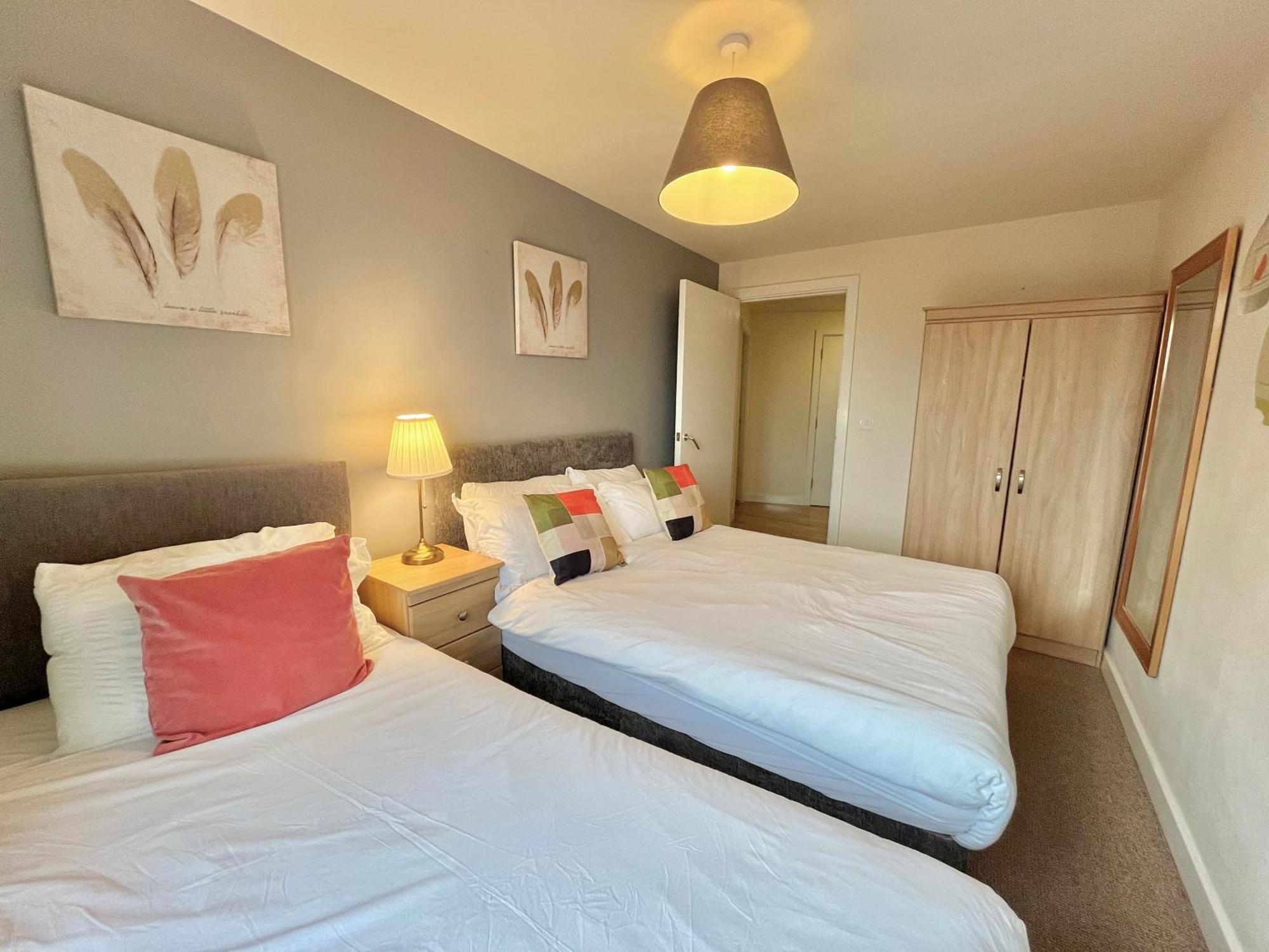 Skyview Apartment By Noknokstay - City Centre With Parking - Group, Family, Business 谢菲尔德 外观 照片