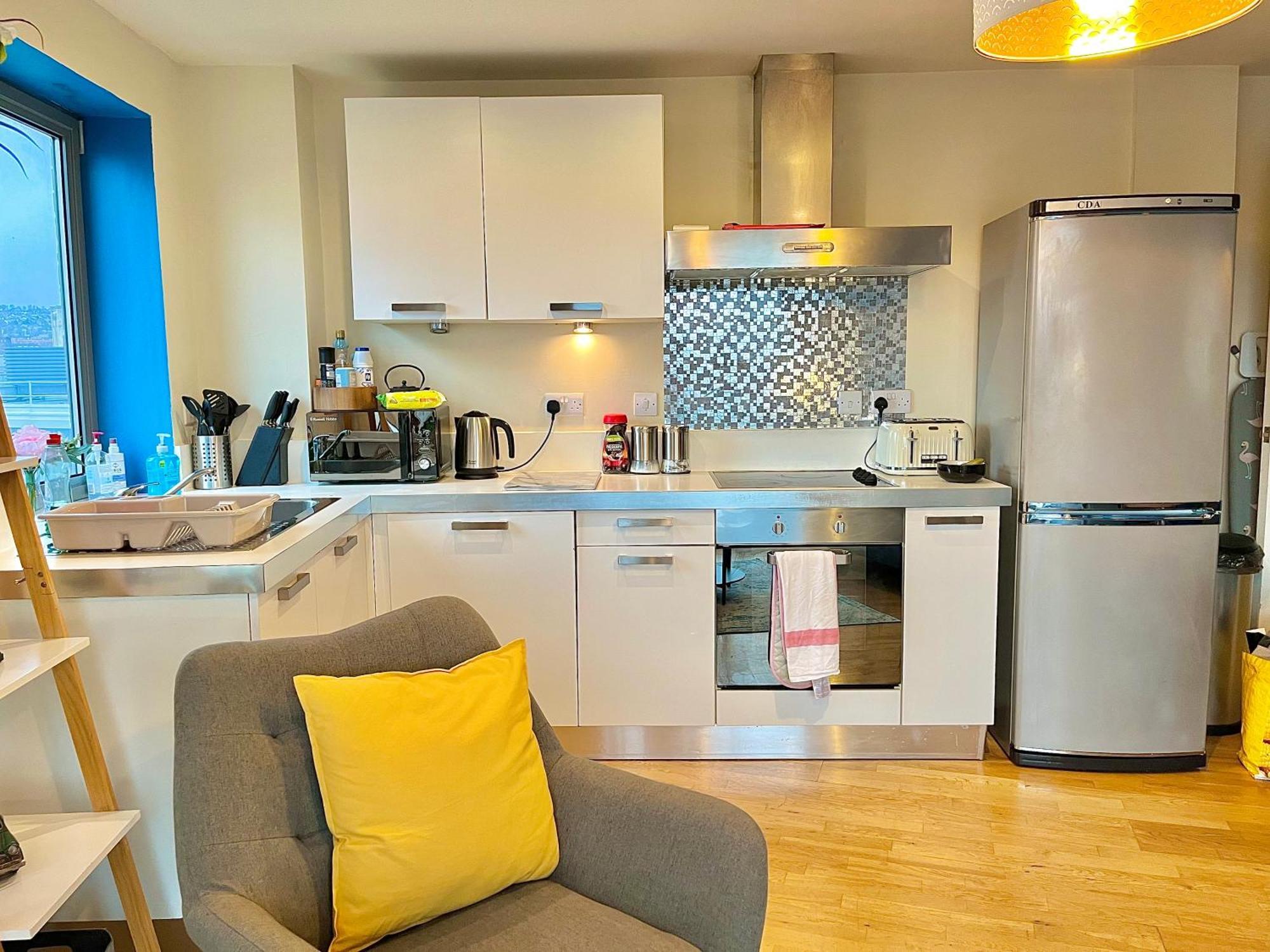 Skyview Apartment By Noknokstay - City Centre With Parking - Group, Family, Business 谢菲尔德 外观 照片