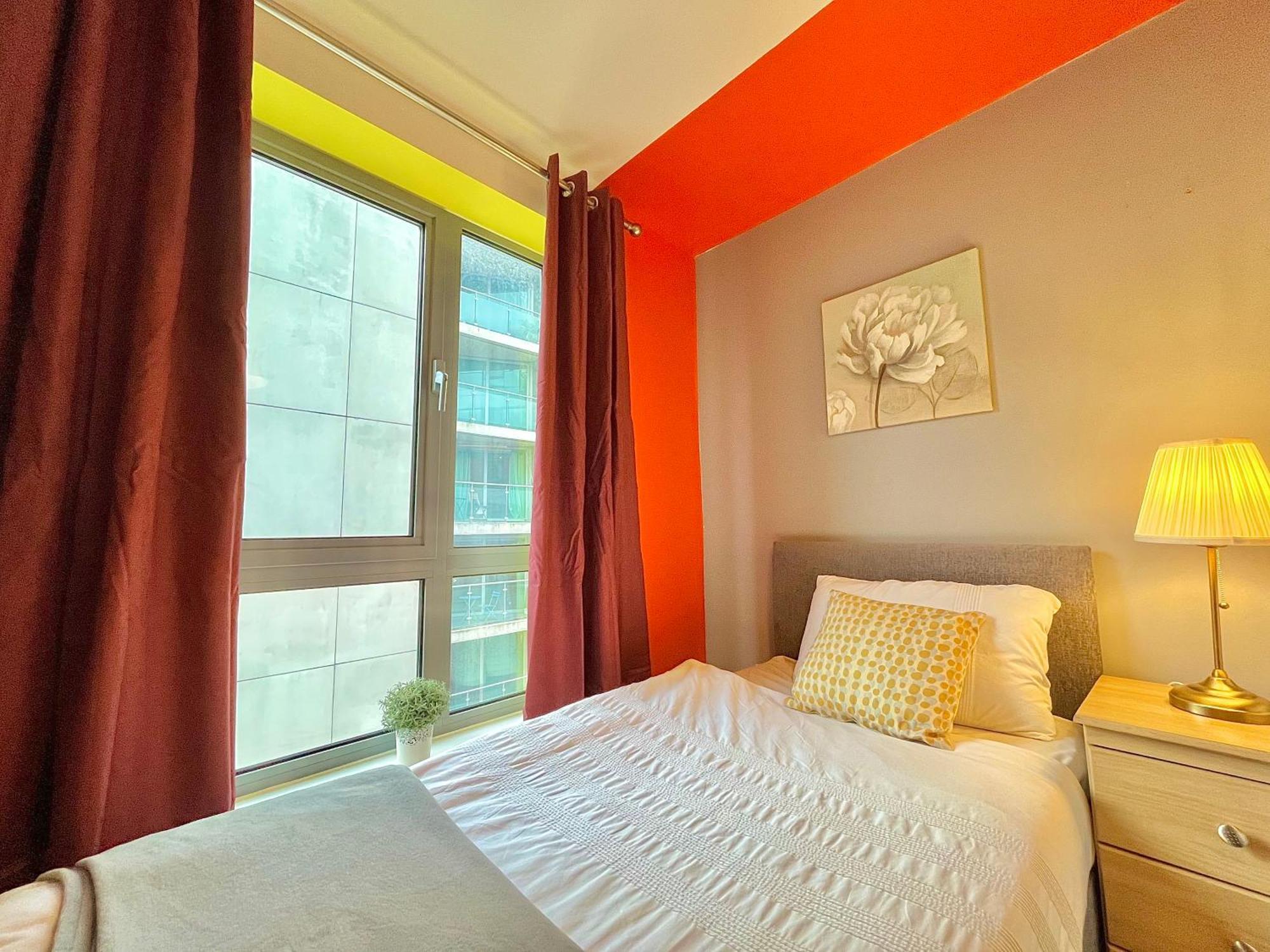 Skyview Apartment By Noknokstay - City Centre With Parking - Group, Family, Business 谢菲尔德 外观 照片