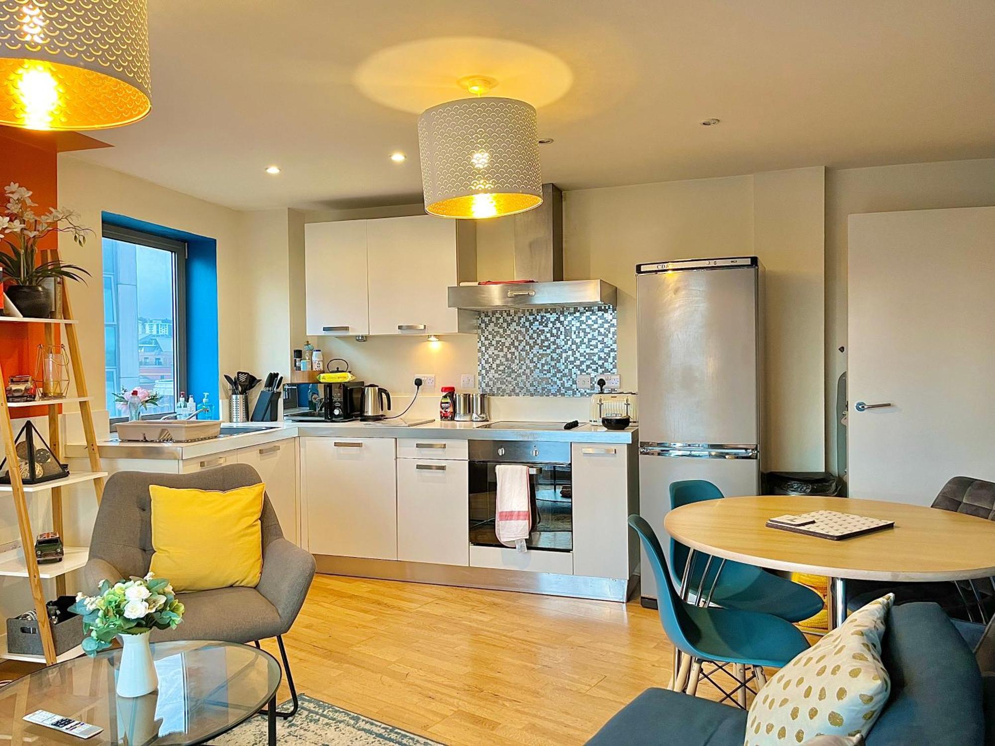 Skyview Apartment By Noknokstay - City Centre With Parking - Group, Family, Business 谢菲尔德 外观 照片