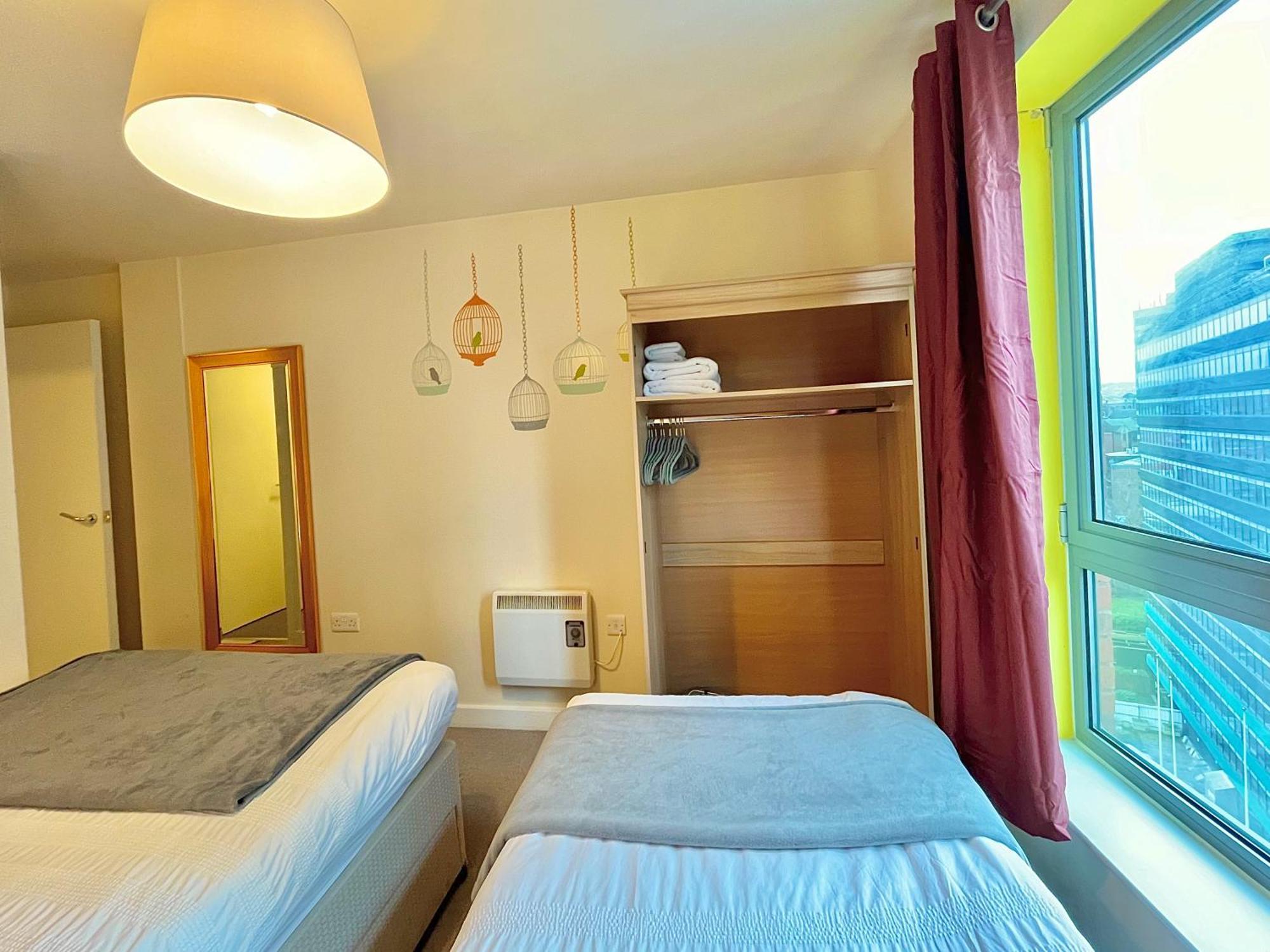 Skyview Apartment By Noknokstay - City Centre With Parking - Group, Family, Business 谢菲尔德 外观 照片