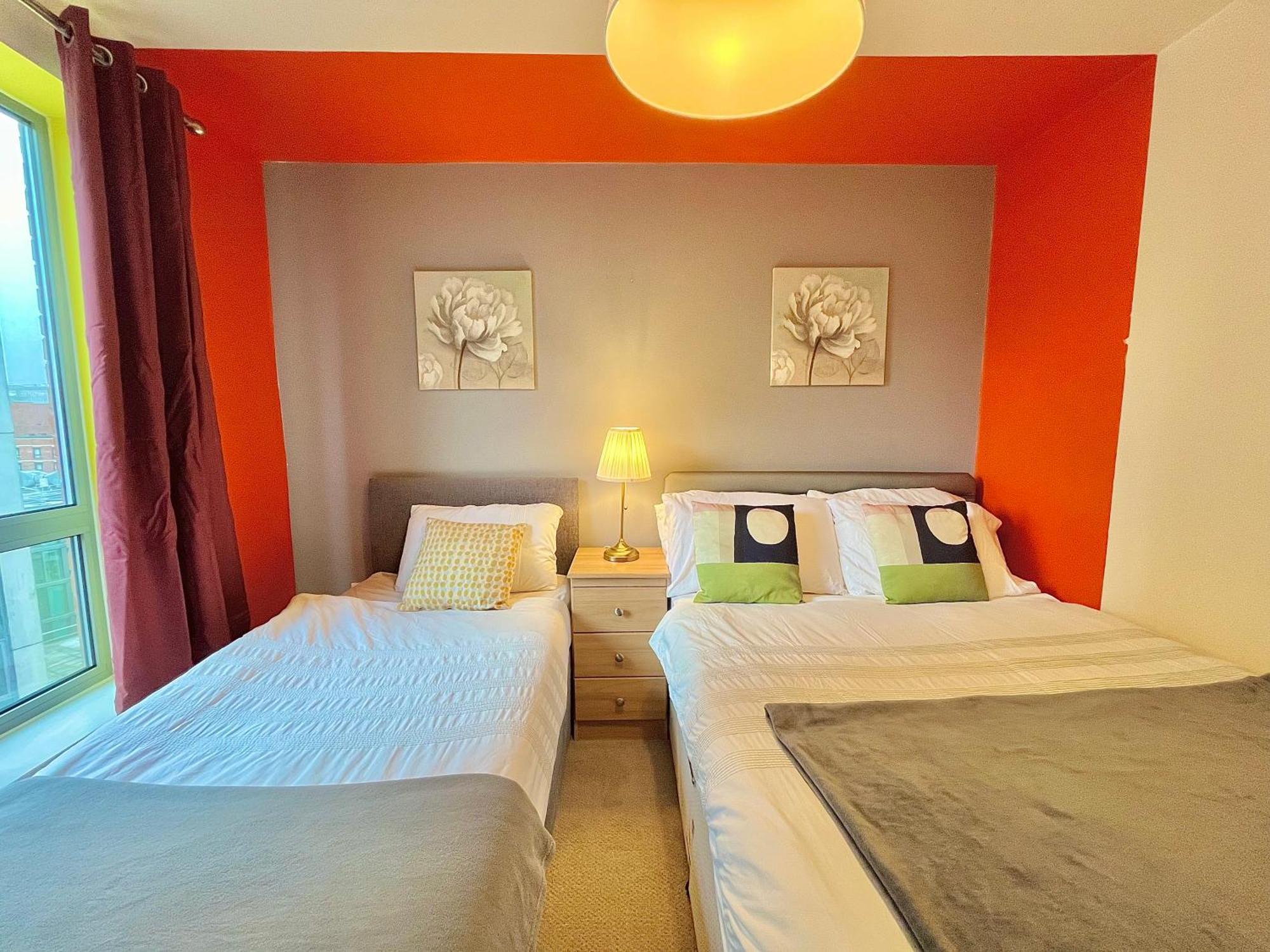 Skyview Apartment By Noknokstay - City Centre With Parking - Group, Family, Business 谢菲尔德 外观 照片